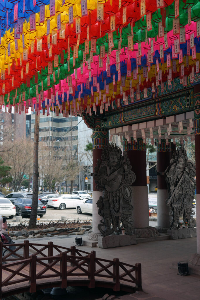 the entrance to Jogyesa temple in Seoul, South Korea, a must-visit when spending 4 days in Seoul. 
